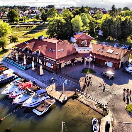 Hotel en barco Jacht Motorowy Platinum 989 Flybridge - 115 Km